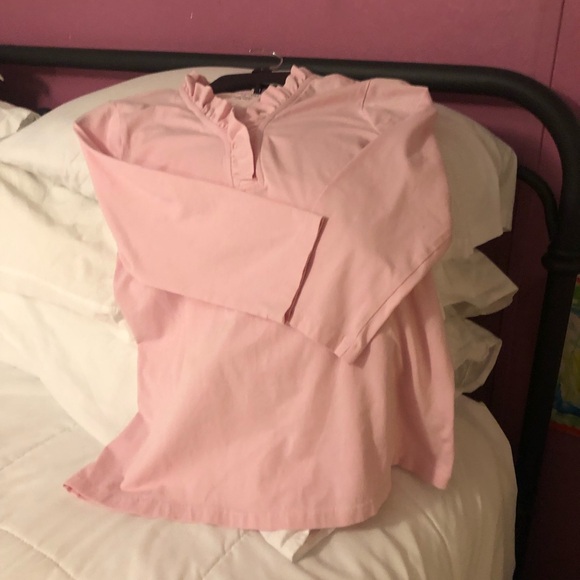 EUC Appleseed’s Light Pink Quarter Sleeve Solid Ruffle V-Neck Tee - Picture 4 of 6